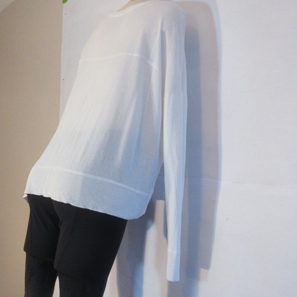 Aritzia Wilfred Top Asymmetrical Women's Relaxed Fit White Long Sleeves medium - Picture 5 of 8